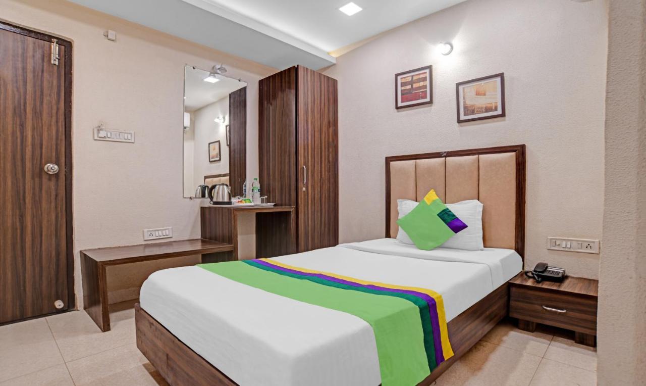 Treebo Trend Royal Galaxy Park Hotel Indore Bagian luar foto