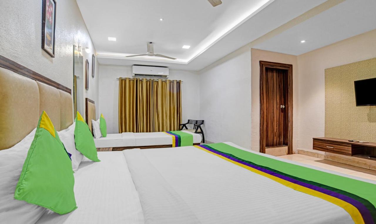Treebo Trend Royal Galaxy Park Hotel Indore Bagian luar foto
