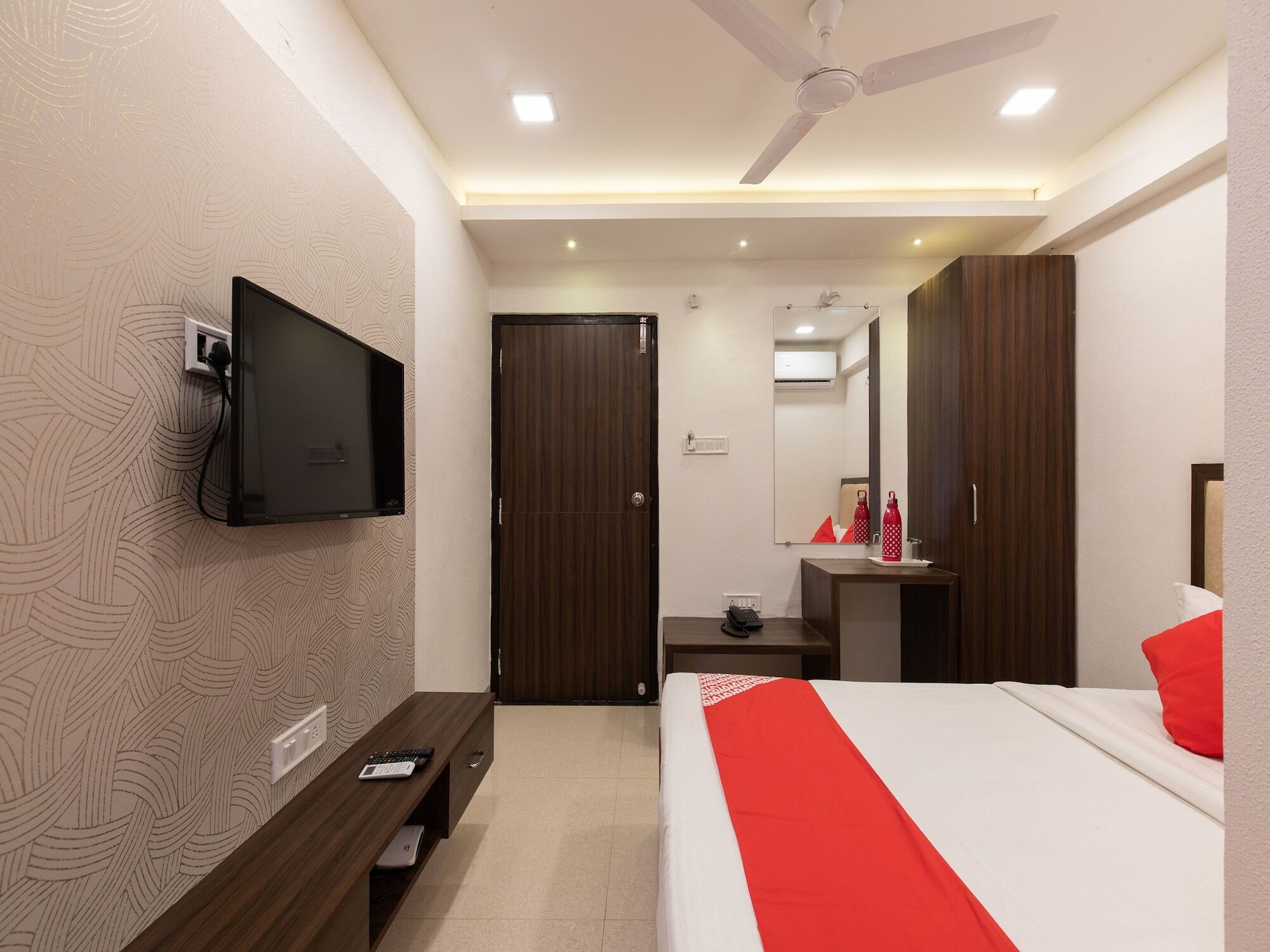 Treebo Trend Royal Galaxy Park Hotel Indore Bagian luar foto